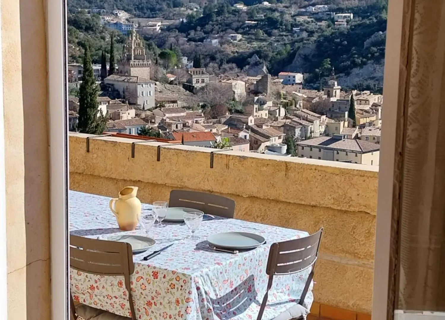 Vue Montagne Et Terrasse Privee Appartement Centre Nyons 0*,  France